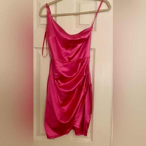 Lennox Formal One-Shoulder Satin Mini Dress. Brand Windsor Lennox Formal One-Shoulder Satin Mini Dress. Brand Windsor